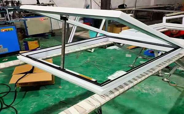 某地下车库出入口宝鸡排烟窗配置工程