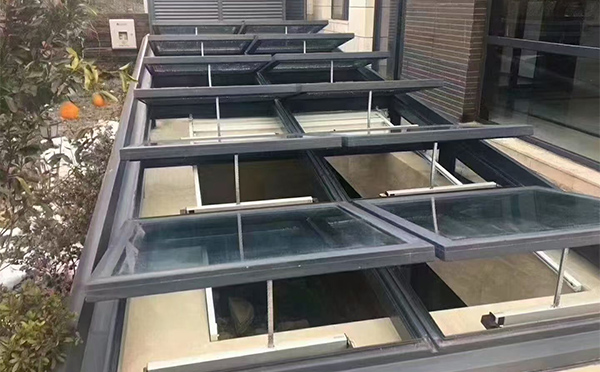 某轨道交通车辆维修车间宝鸡排烟窗应用